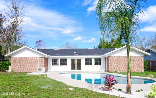 684 Morgan Cir S, Orange Park, FL, 32073-3907 | Card Image