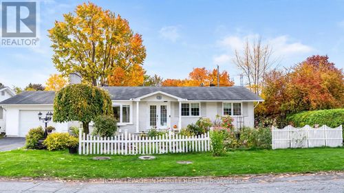 44 Millford Avenue, Ottawa, ON, K2G1C2 | Card Image