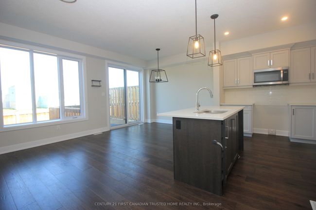 71 - 601 Lions Park Dr, House attached with 3 bedrooms, 4 bathrooms and 1 parking in Mount Brydges ON | Image 7