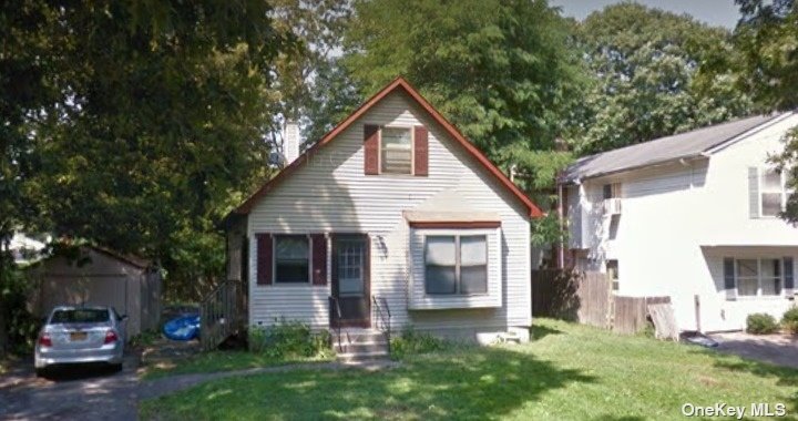 Shinnecock Ave, Mastic, NY 11950