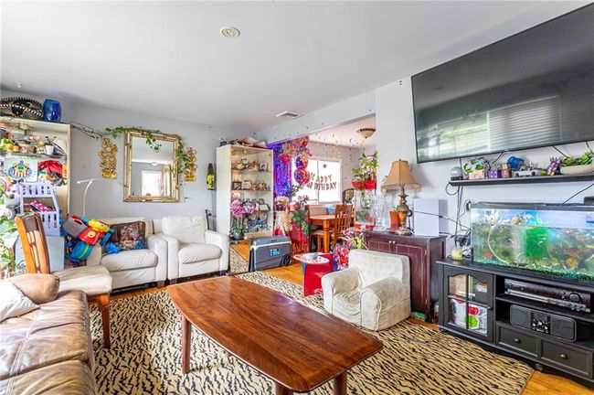 27 Bascom Pl, Home with 6 bedrooms, 3 bathrooms and null parking in Staten Island NY | Image 5