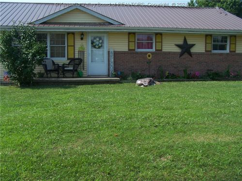 7332 Sandhill Rd, Point Pleasant, WV, 25550-9440 | Card Image