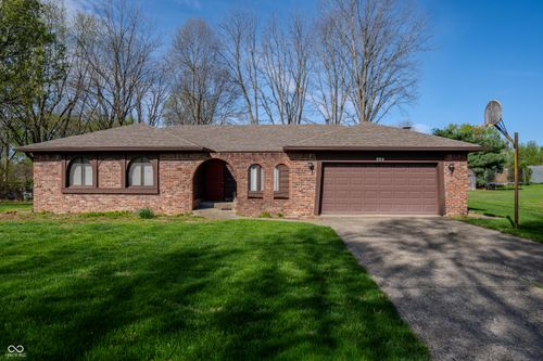 254 Summit Ridge Dr, Greenwood, IN, 46142-7226 | Card Image