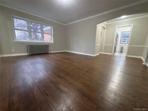 apt-3-37 Spruce St, Great Neck, NY, 11021-3836 | Card Image