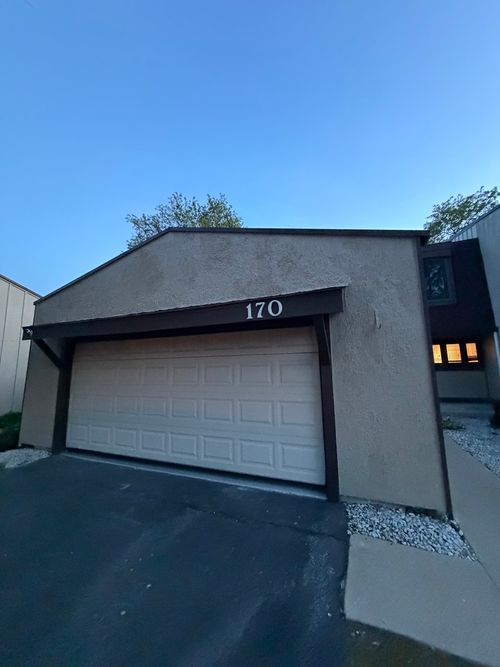 170 Cascade Dr, Indian Head Park, IL, 60525-4483 | Card Image