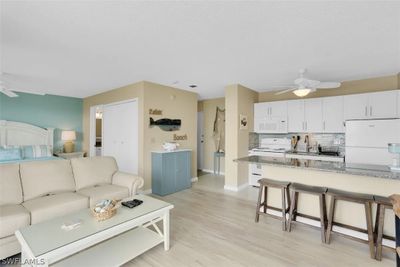 302 - 7360 Estero Boulevard, Condo with 1 bedrooms, 1 bathrooms and null parking in Fort Myers Beach FL | Image 3