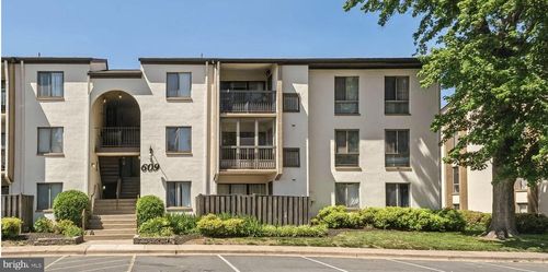 apt-203-609 Center St, HERNDON, VA, 20170-5008 | Card Image