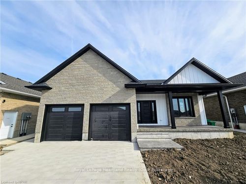 455 Woodridge Dr, Goderich, ON, N7A4M2 | Card Image