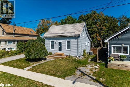 286 Moffat St, Orillia, ON, L3V4G1 | Card Image