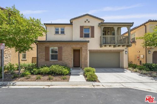 20650 Huntley Way, Santa Clarita, CA, 91350-8573 | Card Image