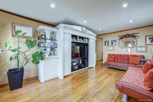 13536 95th St, Ozone Park, NY, 11417-2816 | Card Image