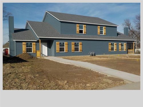 1102-1104 W 10th Street, Coffeyville, KS, 67337 | Card Image