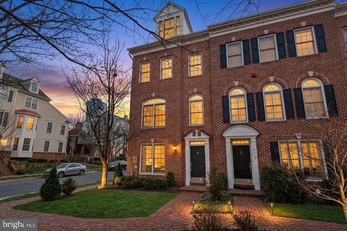 8831 Ashgrove House Ln, VIENNA, VA, 22182-5503 | Card Image
