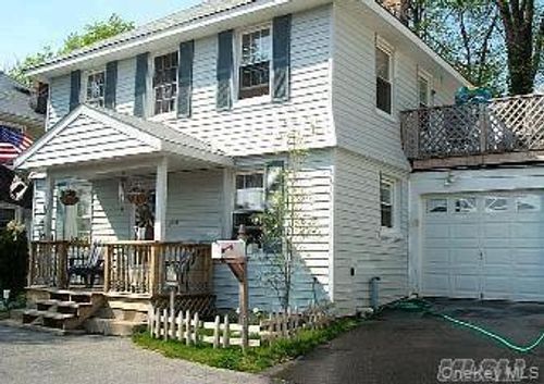 4 Terrace Pl, Glen Cove, NY, 11542-2427 | Card Image