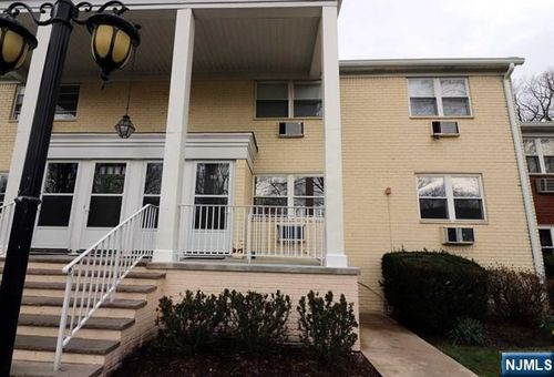 56 Regency Park, Ramsey, NJ, 07446 | Card Image