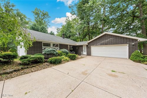 821 Red Hill Drive, Lorain, OH, 44052 | Card Image