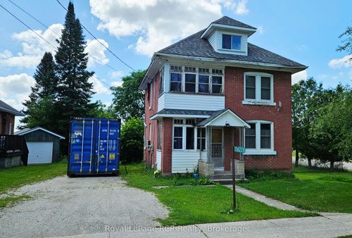 {{alt}} | Card Image