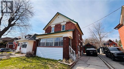 138 Glasgow St, Kitchener, ON, N2G2G9 | Card Image