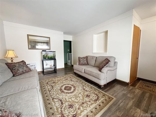 34217 Aztec Dr, Westland, MI, 48185-7028 | Card Image