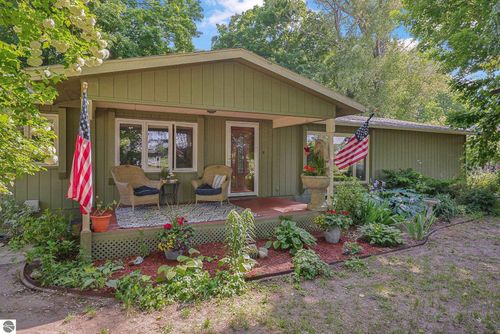 12090 E Old Orchard Trl, Suttons Bay, MI, 49682-9618 | Card Image