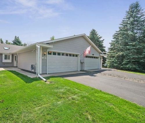 1355 Hilo Ave N, Oakdale, MN, 55128-6007 | Card Image