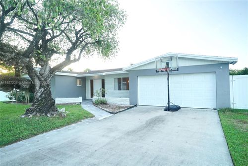7985 Nw 1st St, Margate, FL, 33063-4711 | Card Image