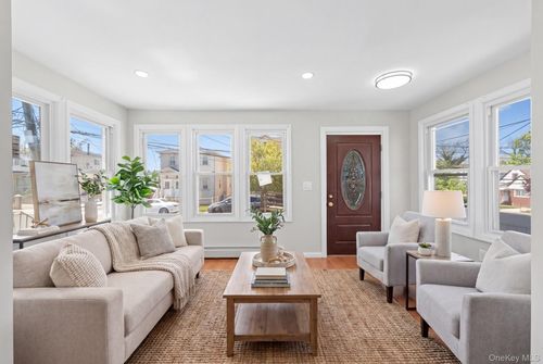 11633 192nd Street, New York, NY, 11412 | Card Image