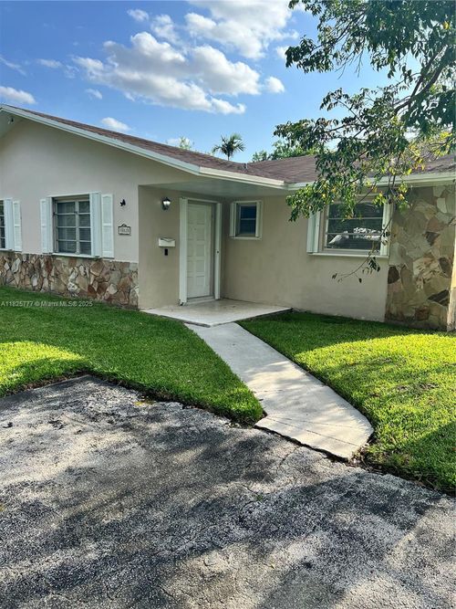 10820-10820 Sw 78th Ave, Pinecrest, FL, 33156-3730 | Card Image