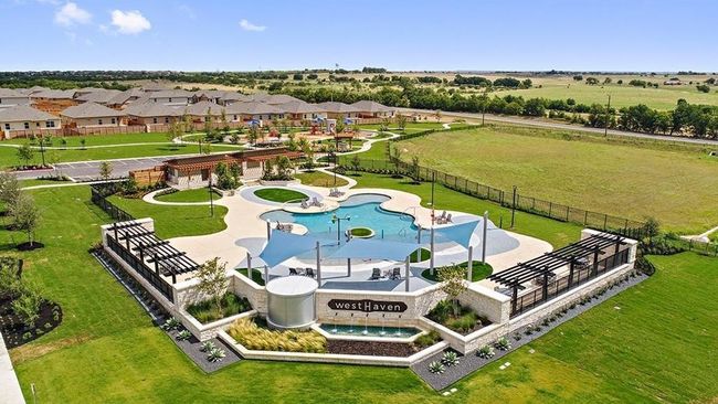 Aerial view of a pool | Image 24