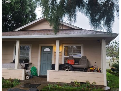 504 Wall St, Silverton, OR, 97381-1259 | Card Image