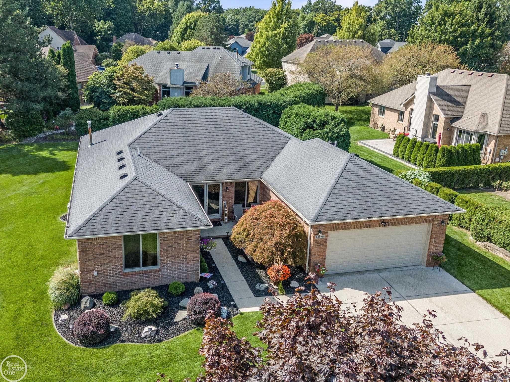 River View Ct, Sterling Heights, MI 48313