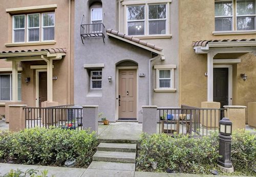 2174 Beech Cir, San Jose, CA, 95131-3441 | Card Image