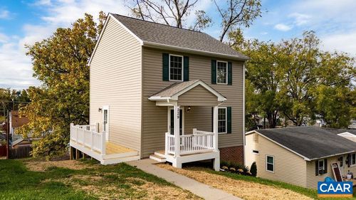 229 S Winchester Ave, Waynesboro, VA, 22980-5844 | Card Image