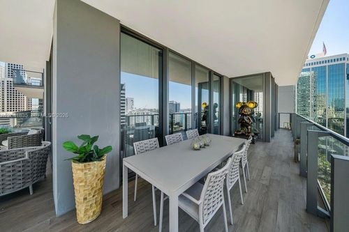 1212-88 Sw 7th St, Miami, FL, 33130-3691 | Card Image
