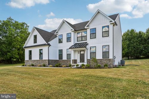 209 Old State Rd, ROYERSFORD, PA, 19468-3116 | Card Image