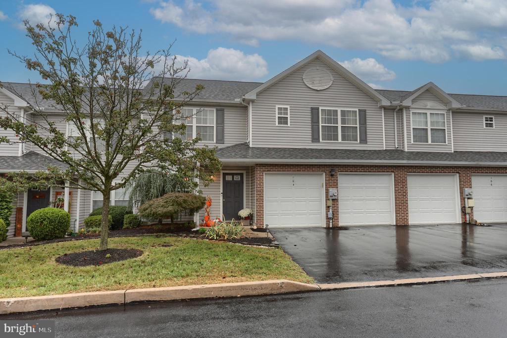 Martin Ct, Hummelstown, PA 17036