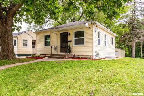 1814 E 13th St, Davenport, IA, 52803-3806 | Card Image