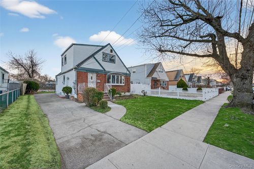 24930 147th Rd, Rosedale, NY, 11422-2430 | Card Image