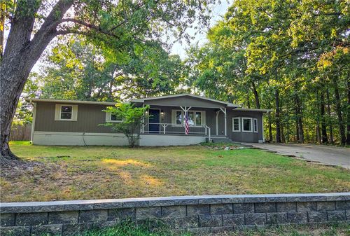 16 Amesbury Dr, Bella Vista, AR, 72715-5201 | Card Image