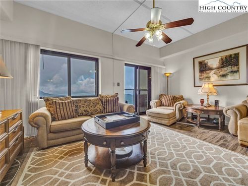 2816-303 Sugar Top Dr, Sugar Mountain, NC, 28604-5716 | Card Image