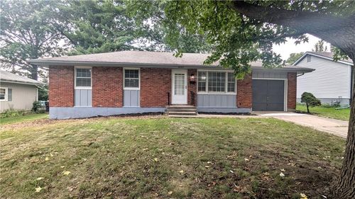 4002 S Hocker Ave, Independence, MO, 64055-4215 | Card Image