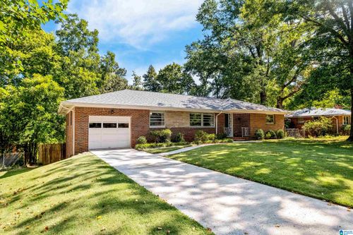 1053 53rd St S, BIRMINGHAM, AL, 35222-4005 | Card Image