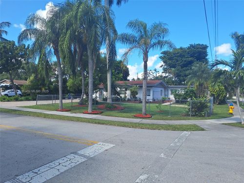 2-2199 Ne 182nd St, North Miami Beach, FL, 33162-1629 | Card Image