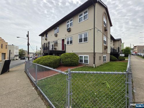 583 Main, Paterson, NJ, 07503 | Card Image