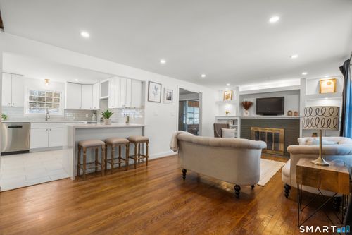 105 Hyde Rd, West Hartford, CT, 06117-1600 | Card Image