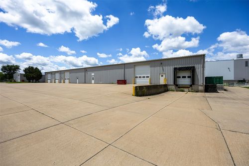 2224 Heinz Rd, Iowa City, IA, 52240-2600 | Card Image