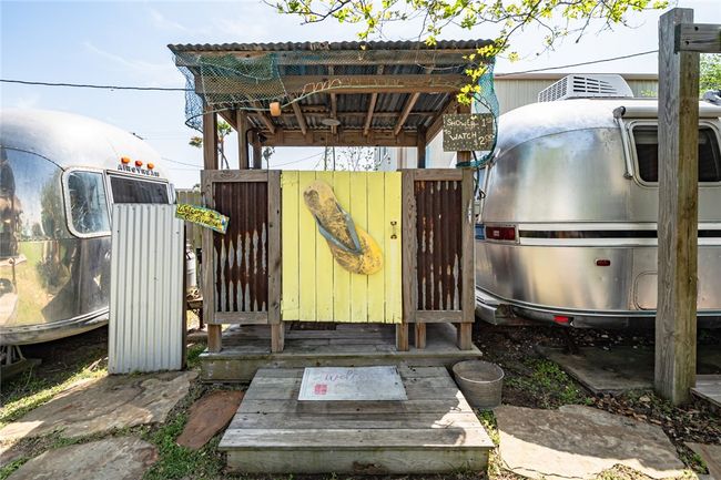 108 N 2 Nd St, House other with 5 bedrooms, 5 bathrooms and 6 parking in Fulton TX | Image 33