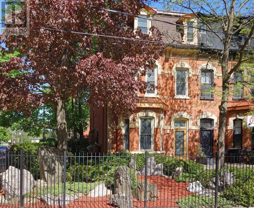 33 Rose Avenue, Toronto (Cabbagetown-South St. James Town), ON, M4X1N7 | Card Image