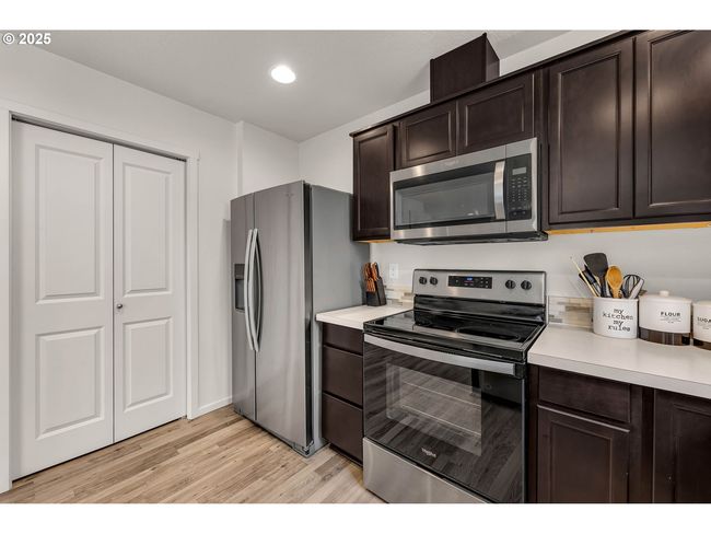 Kitchen-Oven | Image 11