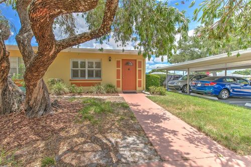 49-401 Dorchester Pl, SUN CITY CENTER, FL, 33573-5654 | Card Image